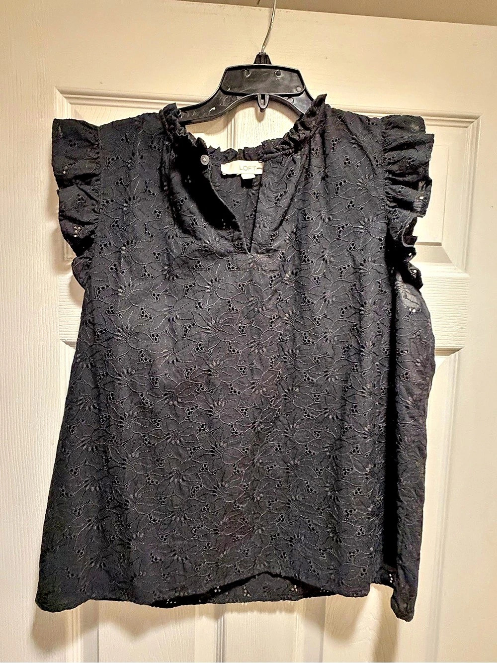 LOFT Floral Eyelet Top in Black Size Large Like New